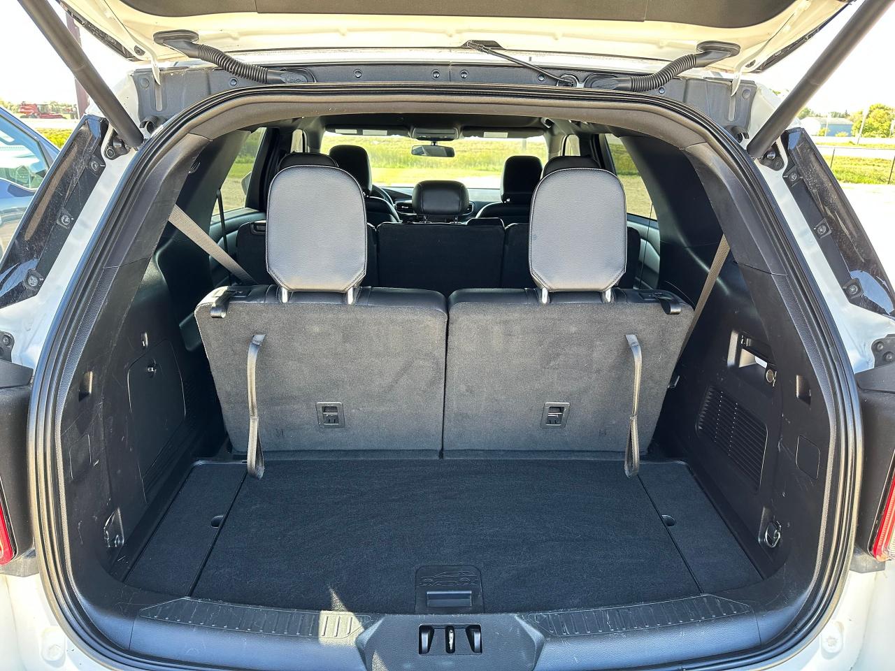 2020 Ford Explorer XLT Photo5