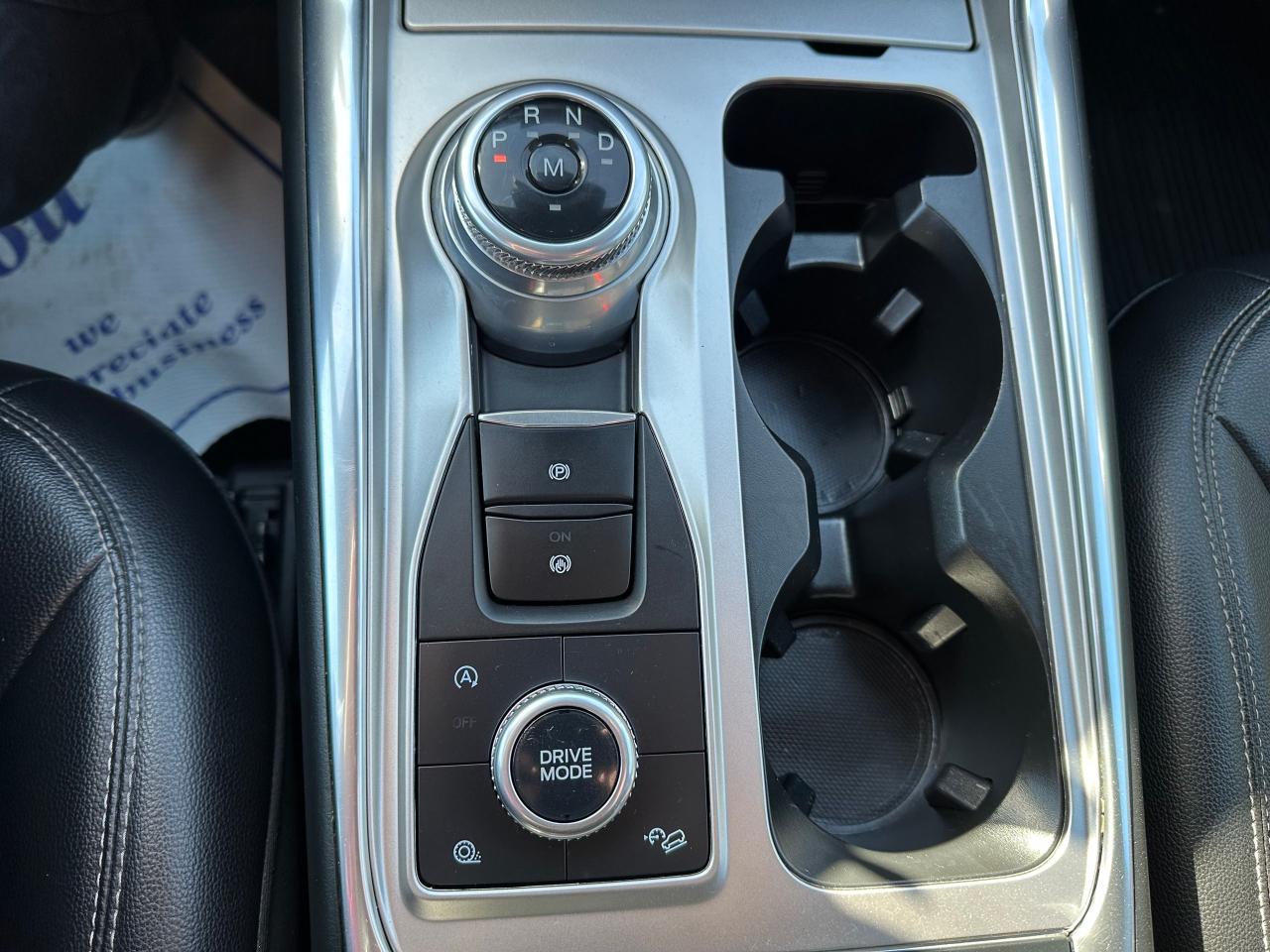 2020 Ford Explorer XLT Photo5