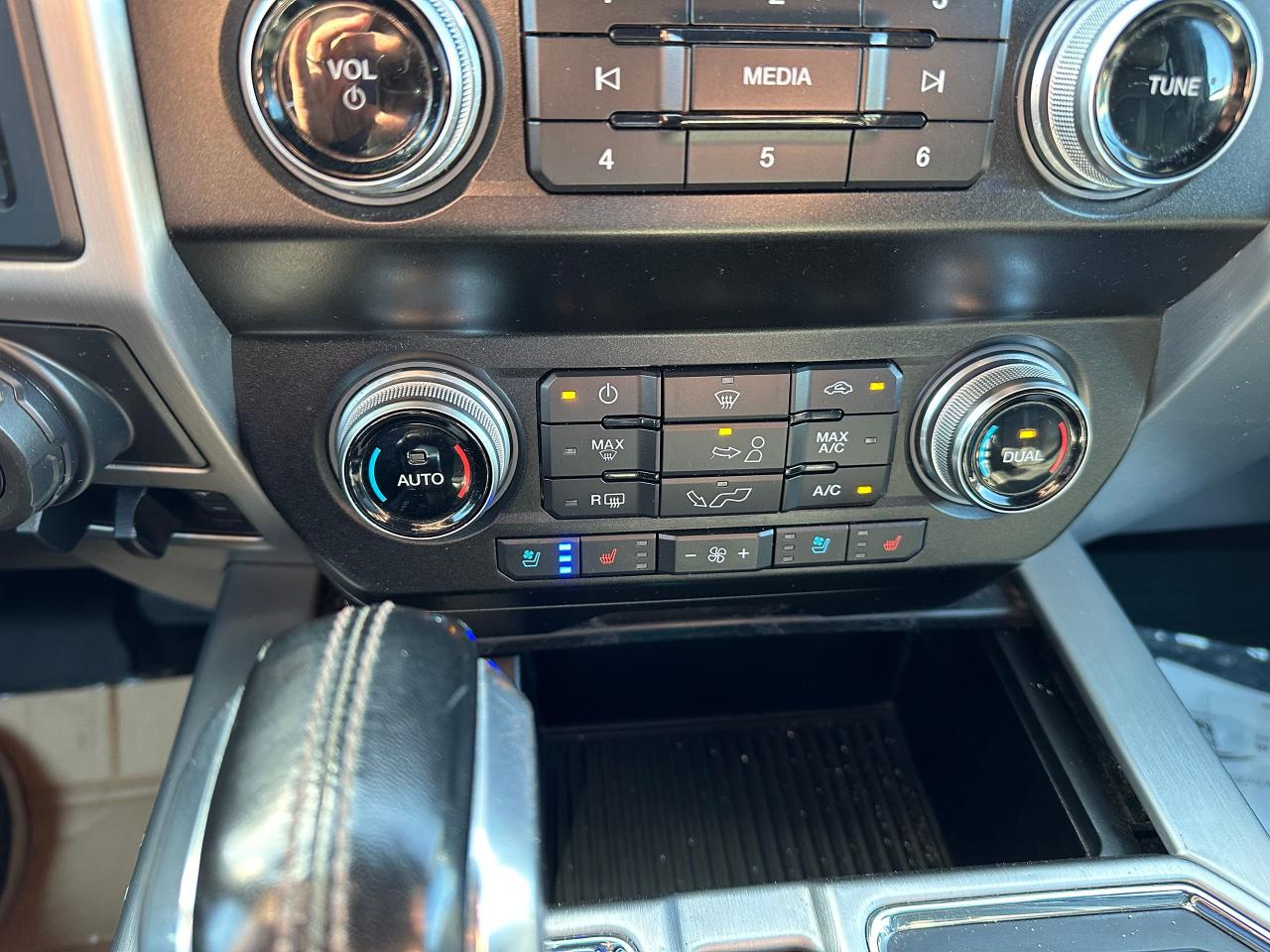 2020 Ford F-150 Platinum Photo5