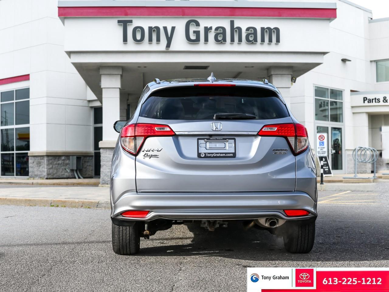 2020 Honda HR-V Touring Photo3