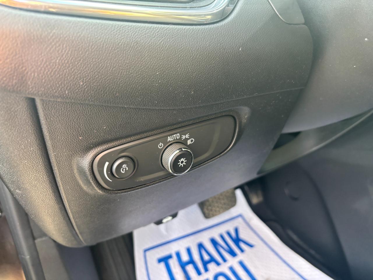 2020 Chevrolet Equinox 2020 Chevrolet Equinox LT FWD Photo