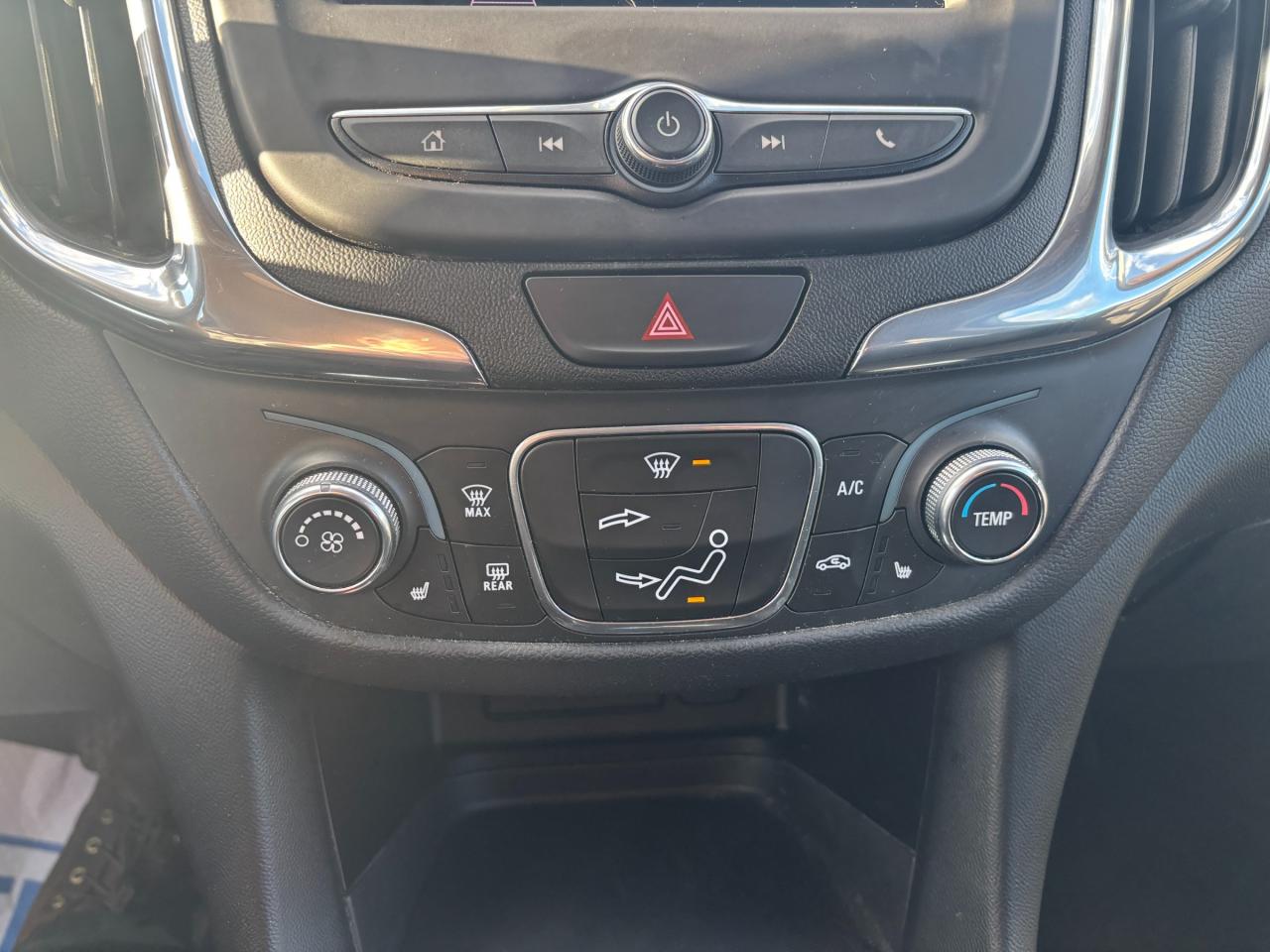 2020 Chevrolet Equinox 2020 Chevrolet Equinox LT FWD Photo