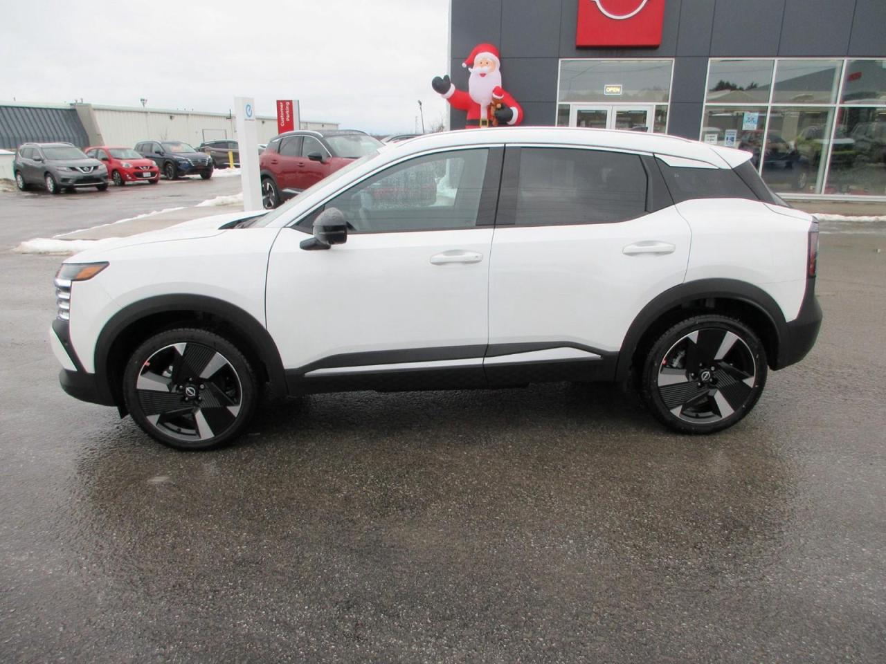 2026 Nissan Kicks SR Photo2