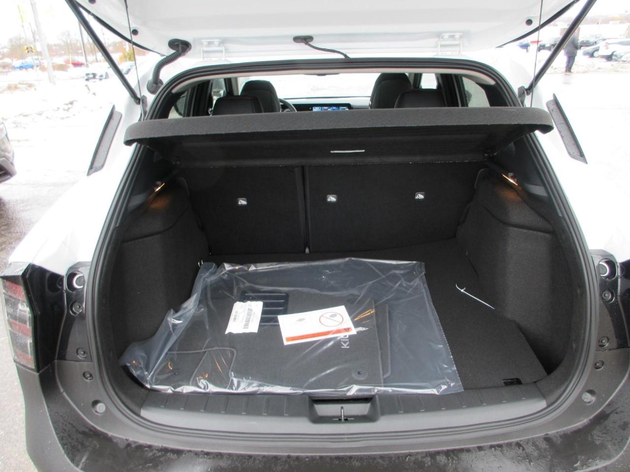 2026 Nissan Kicks SR Photo