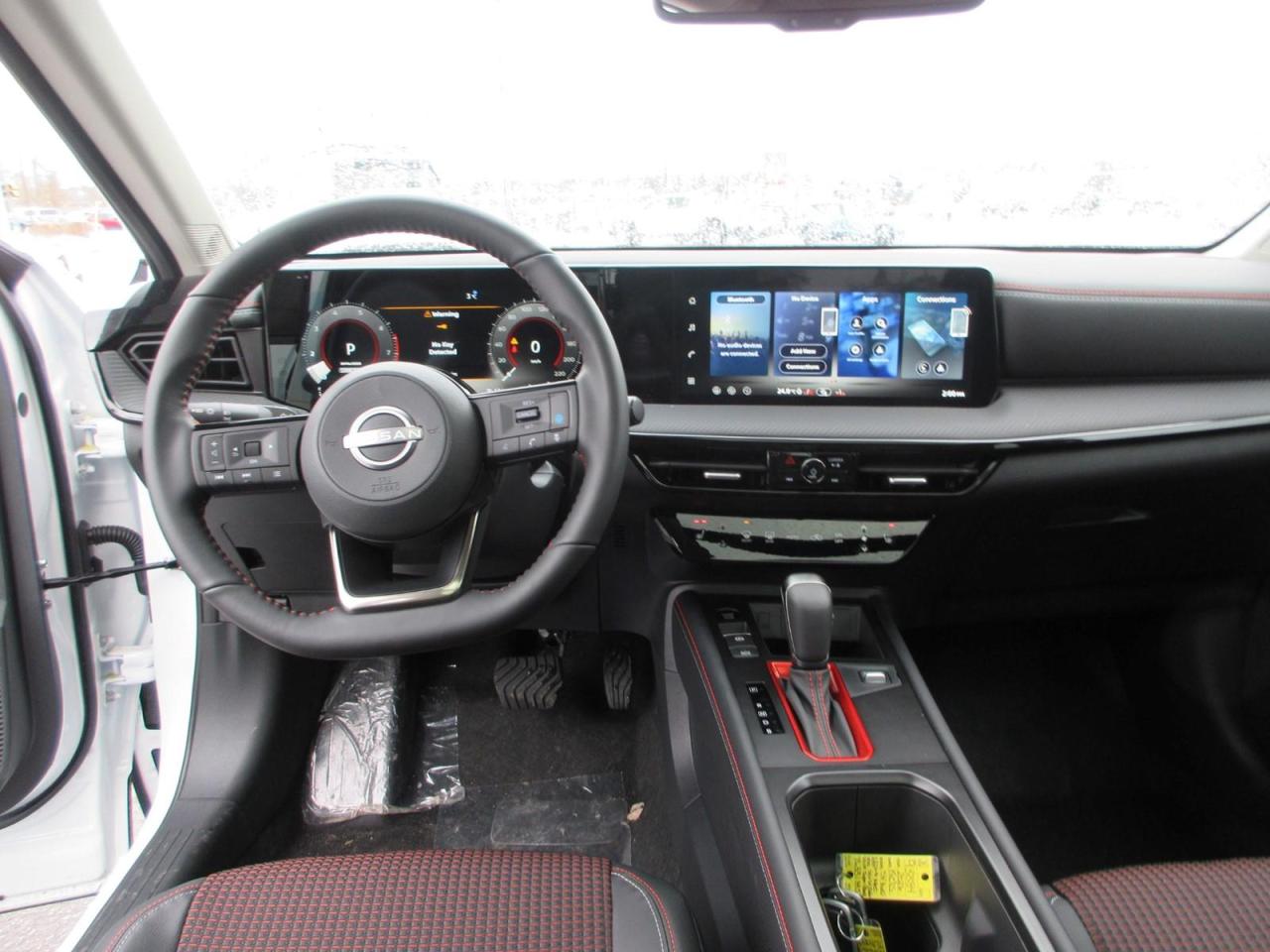 2026 Nissan Kicks SR Photo