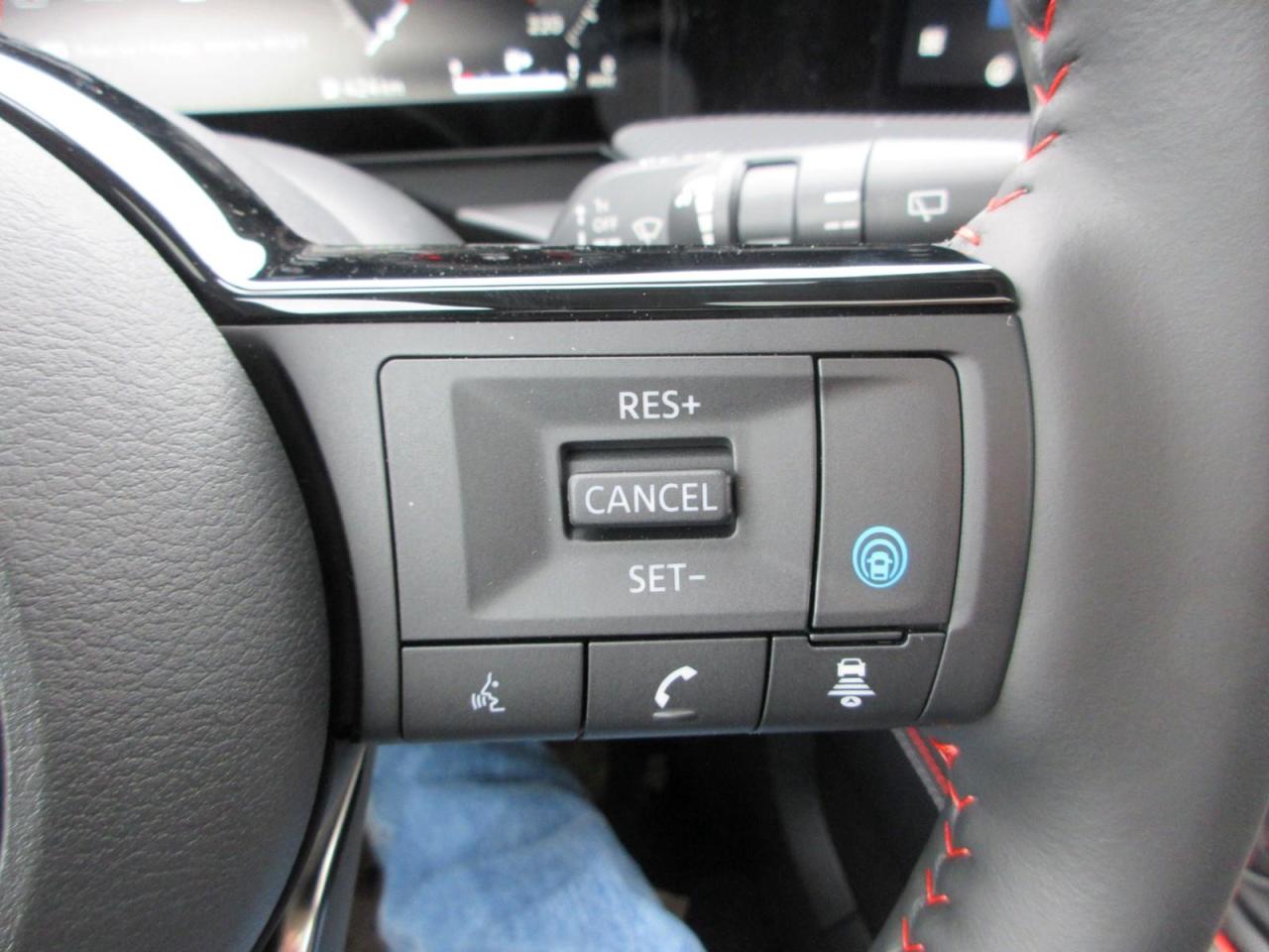 2026 Nissan Kicks SR Photo