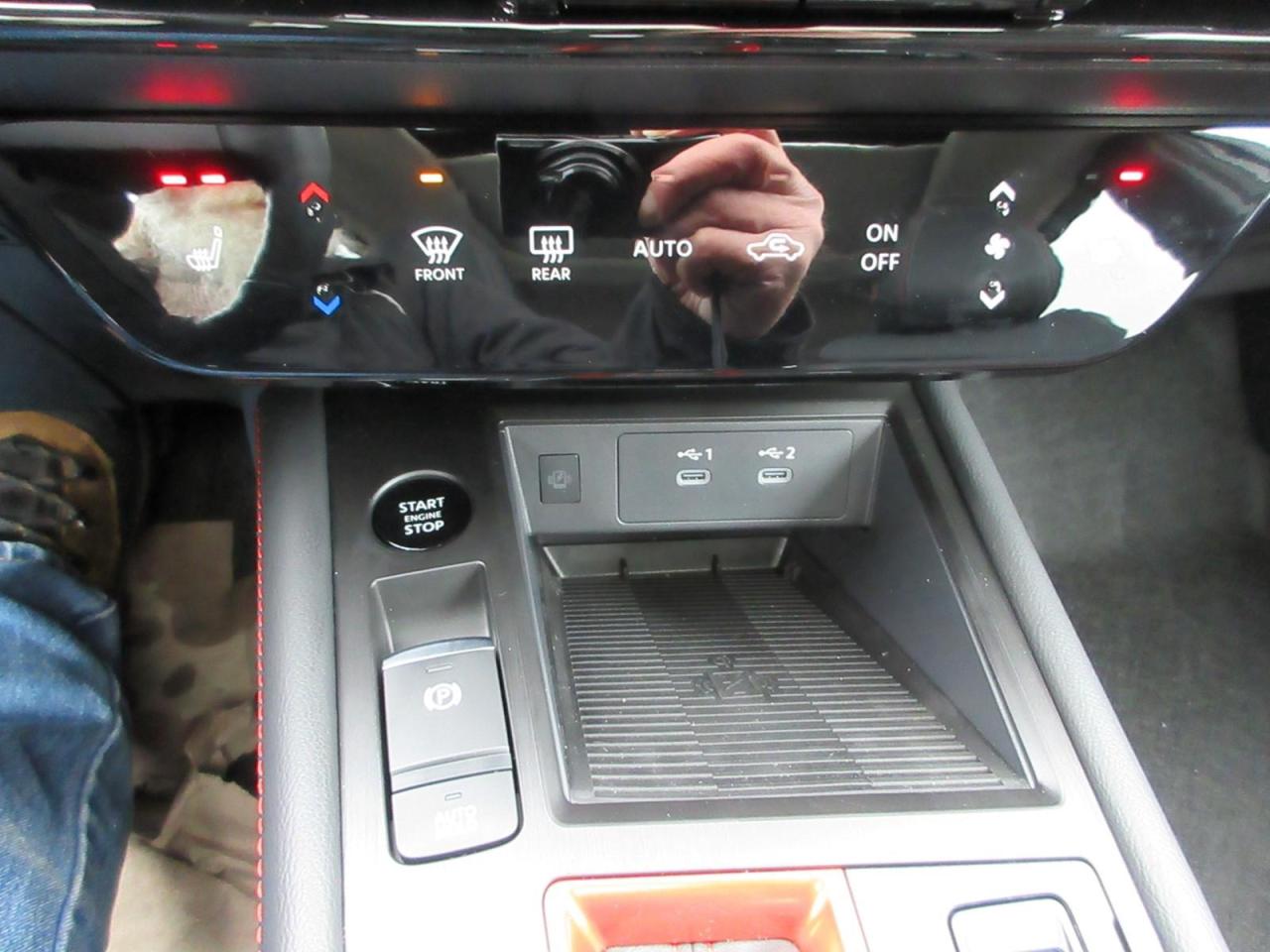 2026 Nissan Kicks SR Photo