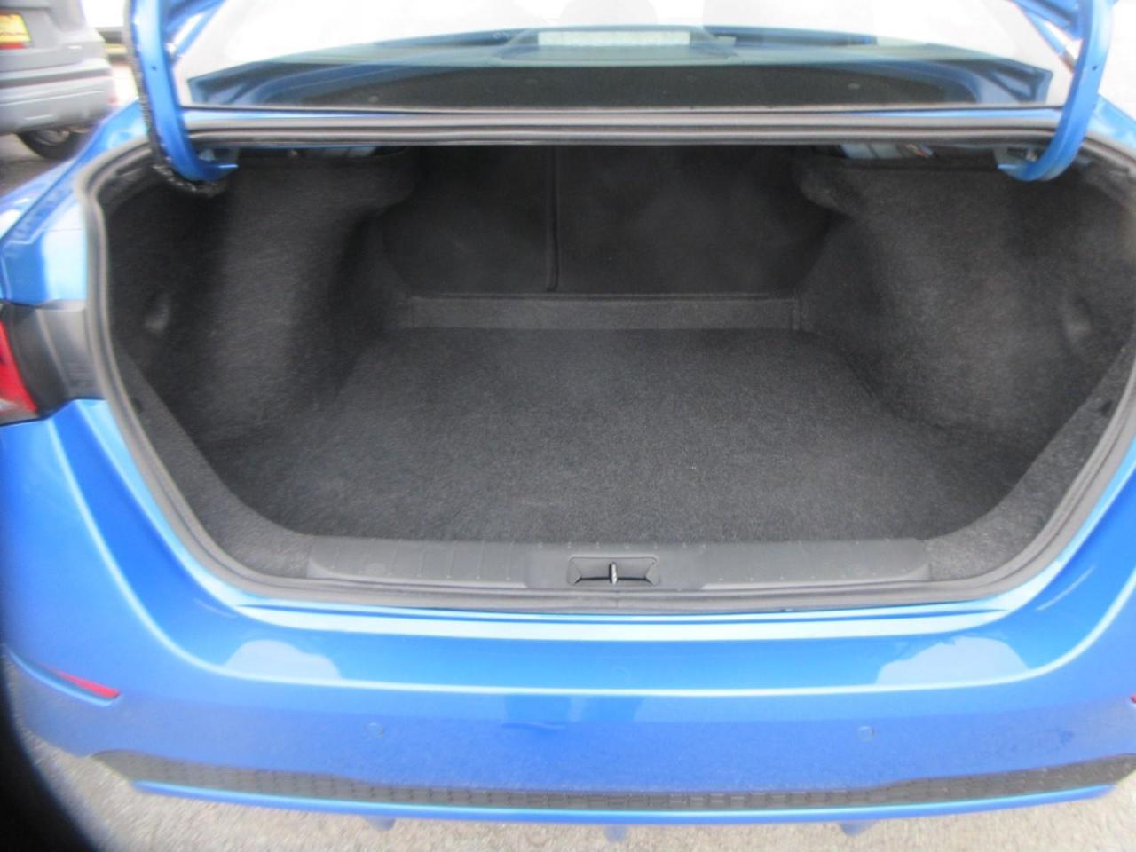 2022 Nissan Sentra SV Photo4