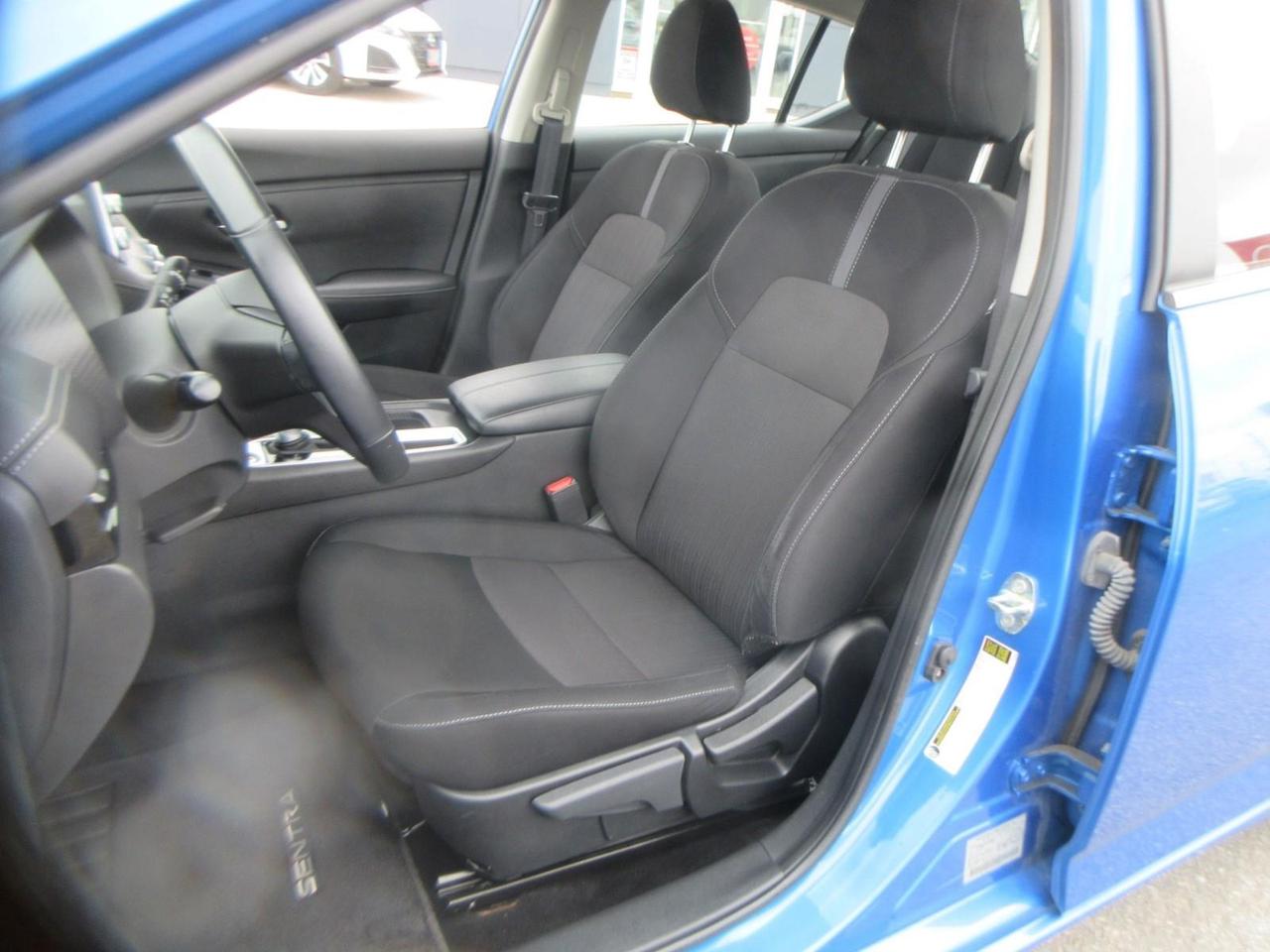 2022 Nissan Sentra SV Photo