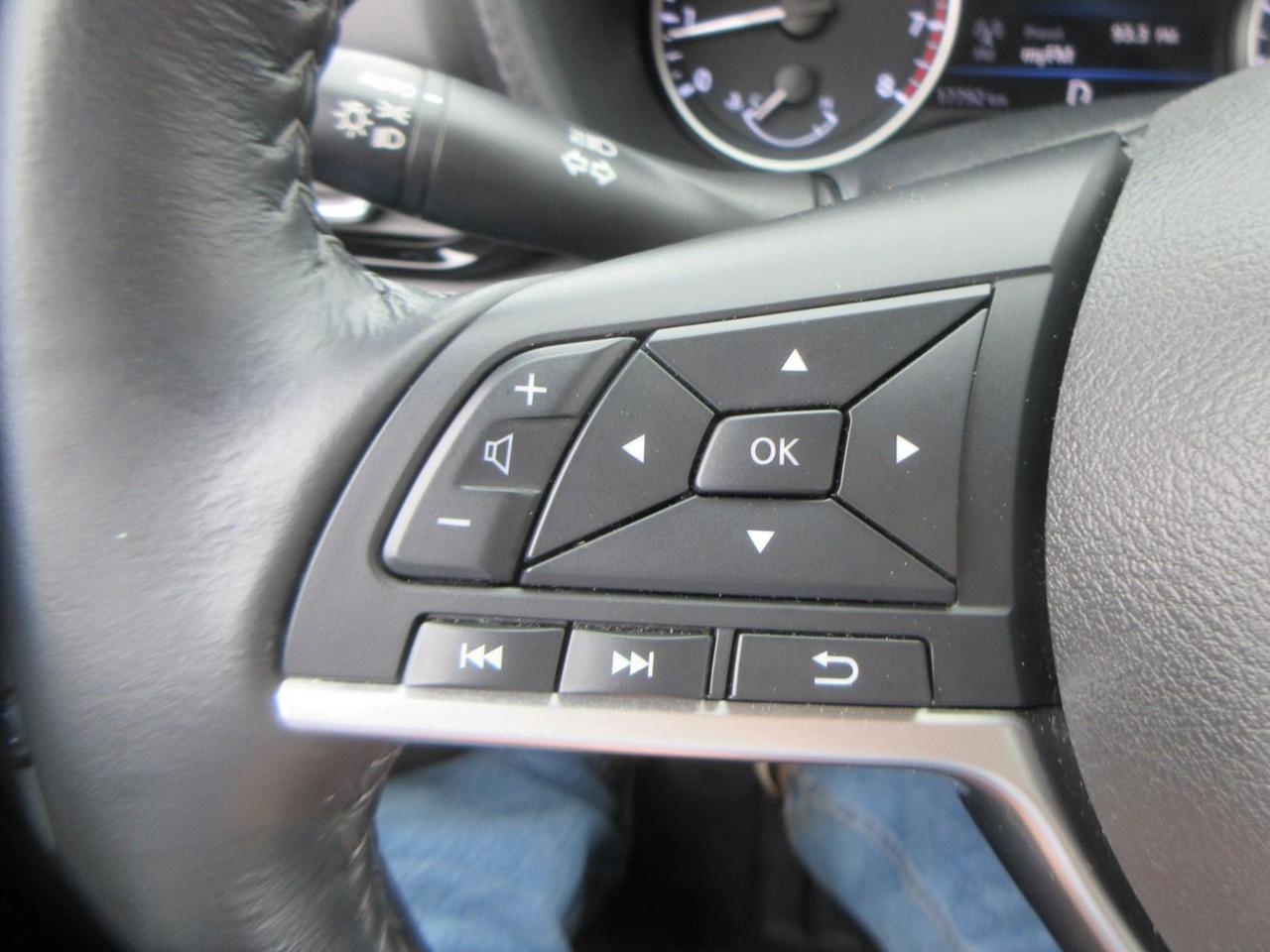 2022 Nissan Sentra SV Photo