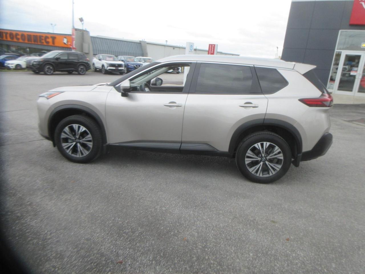 2023 Nissan Rogue SV MOONROOF Photo