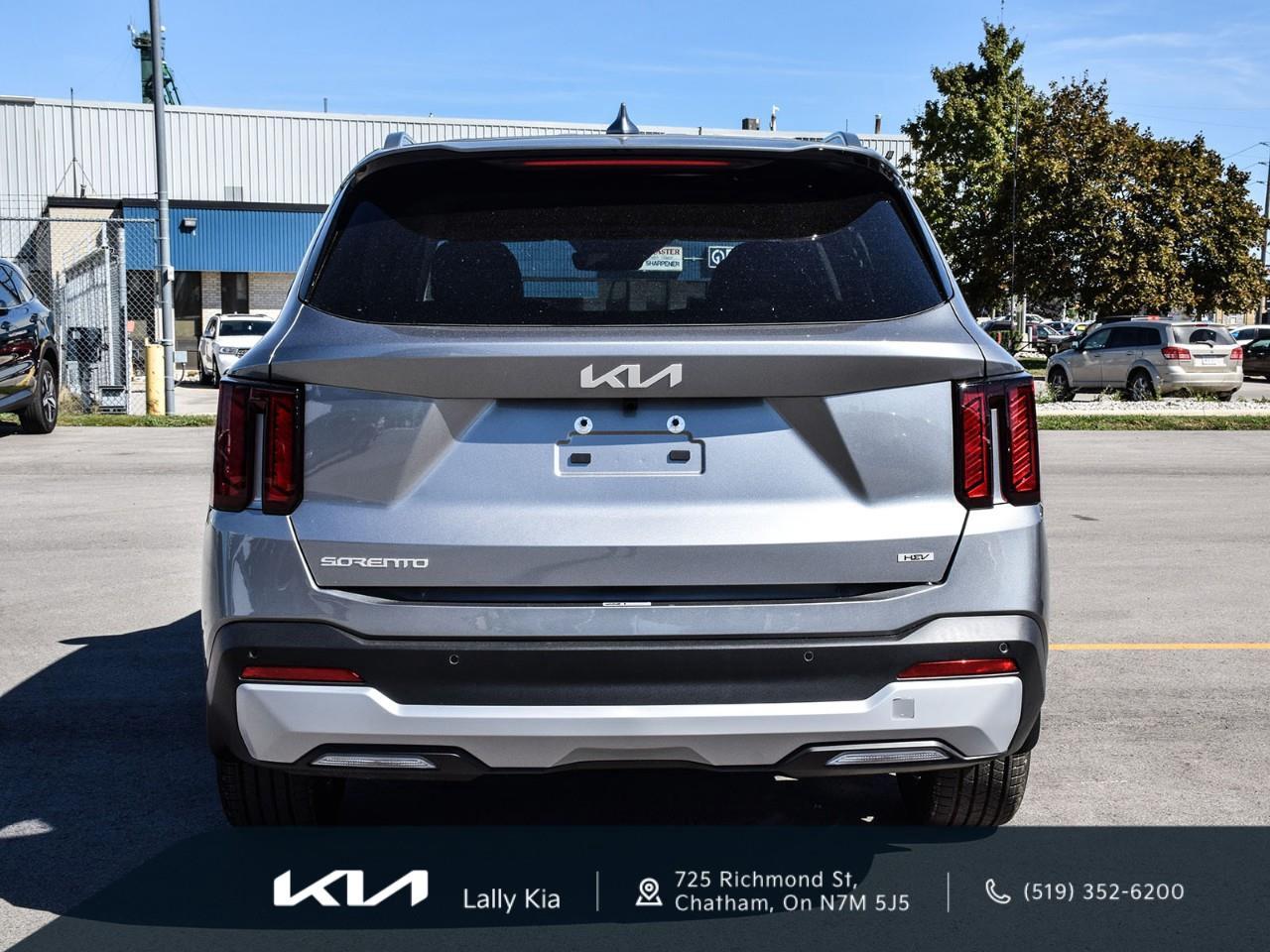 2026 Kia Sorento Hybrid EX Dealership Demo | Qualifies for New incentives Photo4