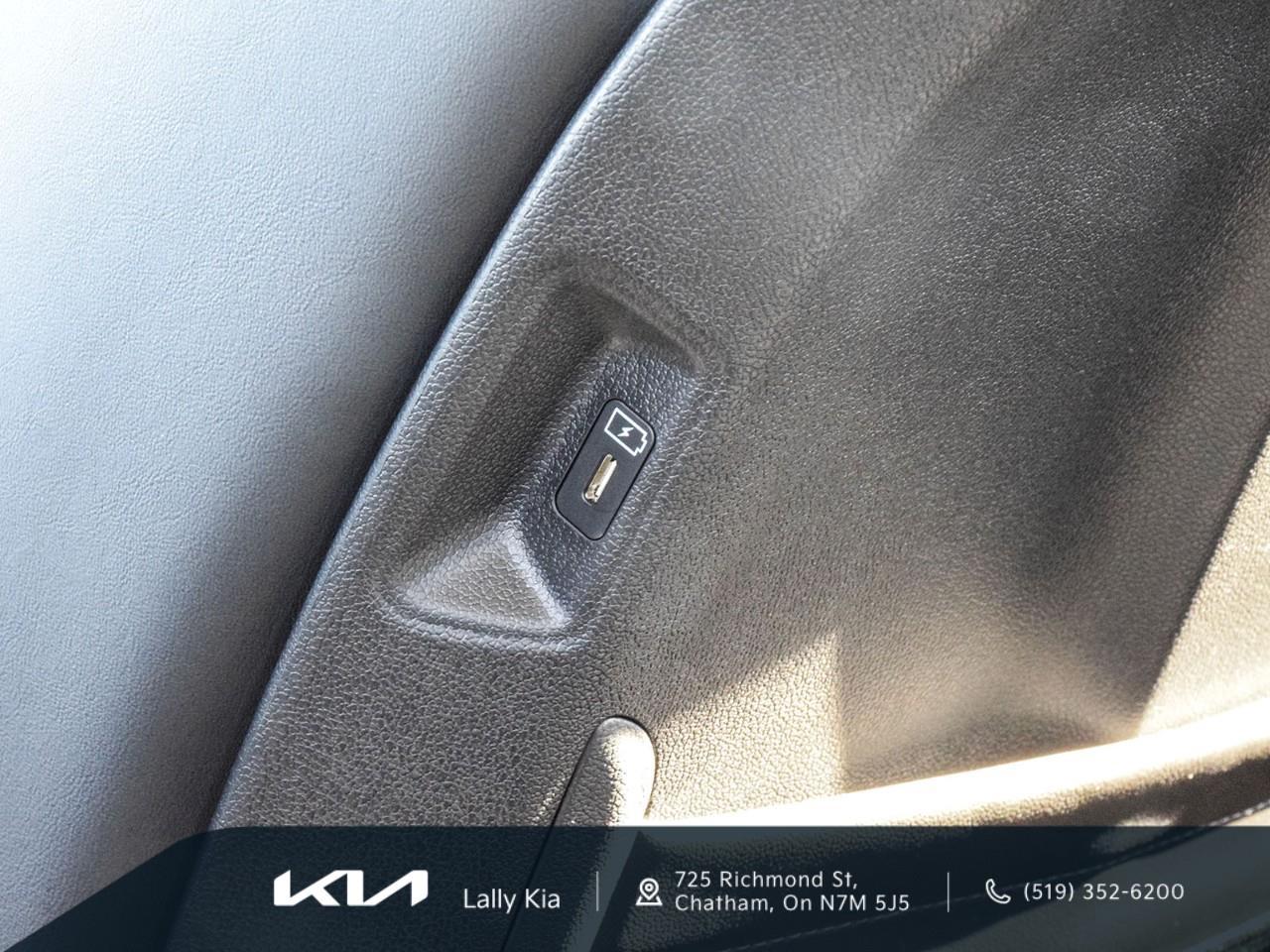 2026 Kia Sorento Hybrid 2026 Kia Sorento Hybrid EX | Dealership Demo | Qualifies for New Incentives Photo