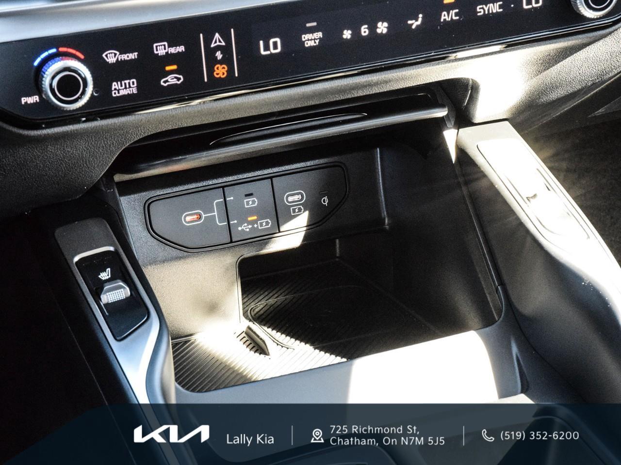 2026 Kia Sorento Hybrid 2026 Kia Sorento Hybrid EX | Dealership Demo | Qualifies for New Incentives Photo