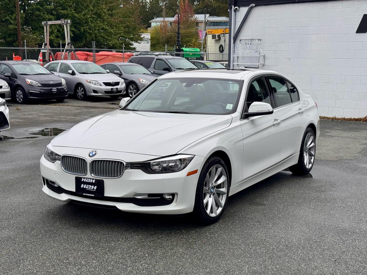 Used 2014 BMW 3 Series 320i xDrive FINANCING AVAILABLE for sale in Surrey, BC