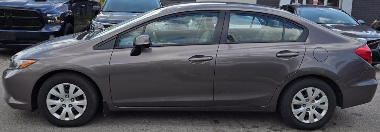 2012 Honda Civic LX / NO ACCIDENTS / BLUETOOTH / AC / AUTO / CRUISE - Photo #2