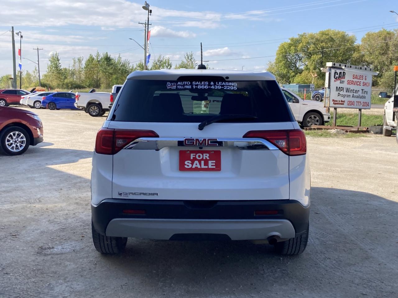 2017 GMC Acadia SLE - Photo #4