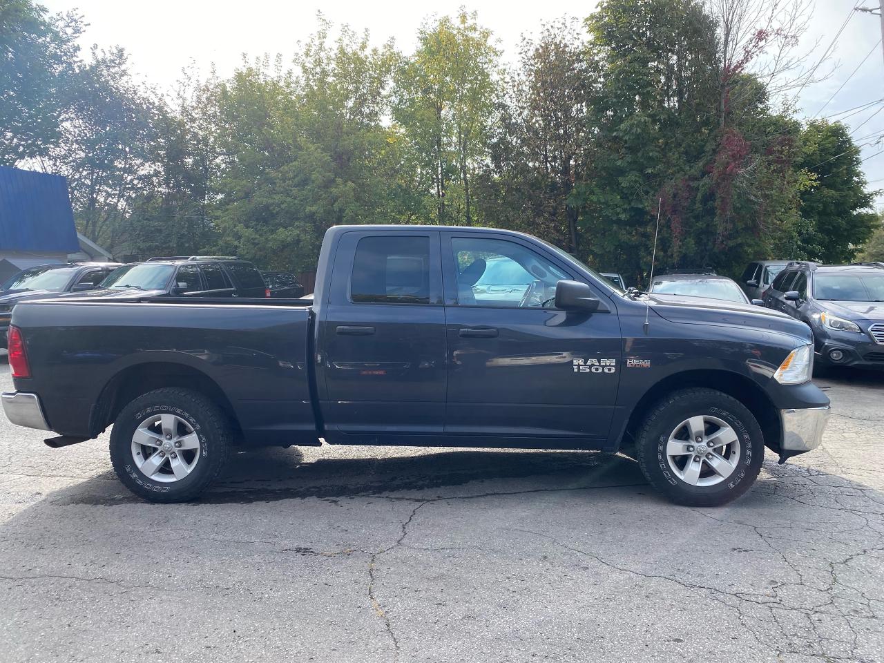 2015 RAM 1500 4WD QUAD CAB 140.5" ST - Photo #8