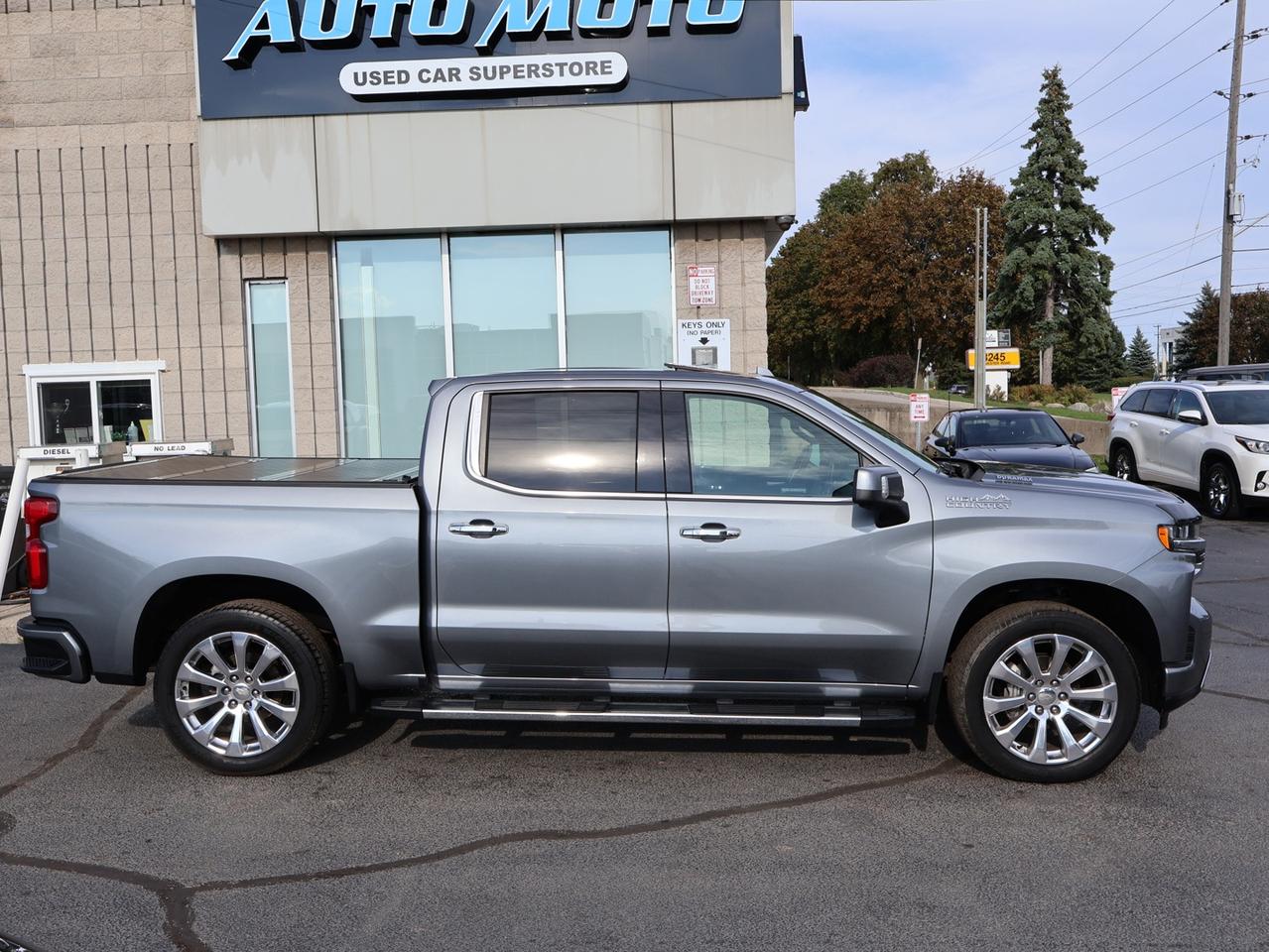 2020 Chevrolet Silverado 1500 HIGH COUNTRY CREW 4WD CERTIFIED DIESEL *CHEVY MAINTAIN* CAMERA NAV BLUETOOTH LEATHER HEATED SEATS SUNROOF CRUISE ALLOYS Photo