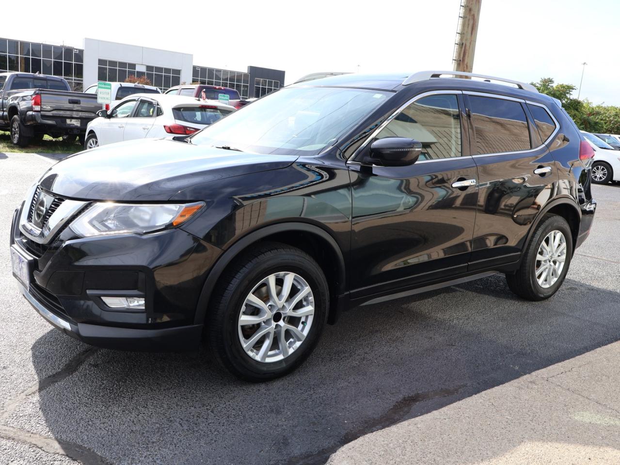 2017 Nissan Rogue SV AWD CERTIFIED *ACCIDENT FREE* CAMERA BLUETOOTH HEATED SEATS PANO ROOF CRUISE ALLOYS - Photo #3