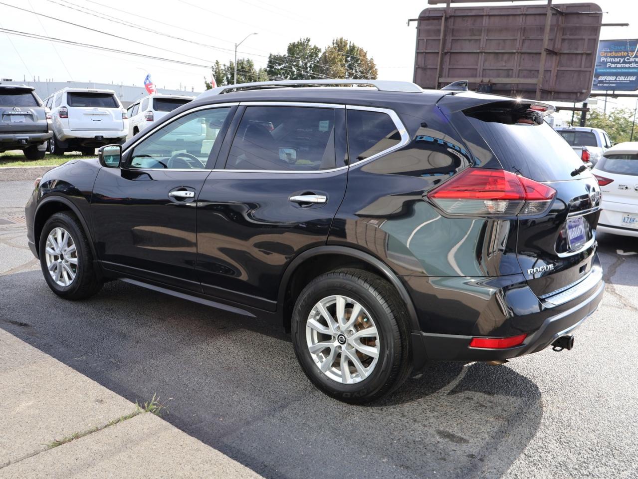 2017 Nissan Rogue SV AWD CERTIFIED *ACCIDENT FREE* CAMERA BLUETOOTH HEATED SEATS PANO ROOF CRUISE ALLOYS - Photo #4
