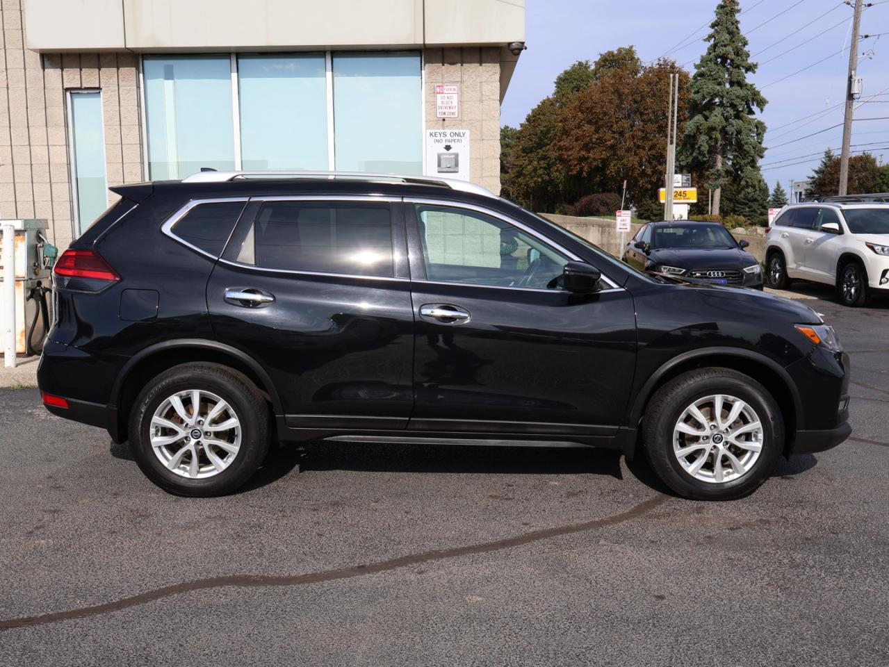 2017 Nissan Rogue SV AWD CERTIFIED *ACCIDENT FREE* CAMERA BLUETOOTH HEATED SEATS PANO ROOF CRUISE ALLOYS - Photo #7