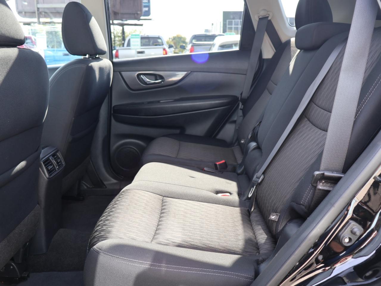 2017 Nissan Rogue SV AWD CERTIFIED *ACCIDENT FREE* CAMERA BLUETOOTH HEATED SEATS PANO ROOF CRUISE ALLOYS - Photo #16