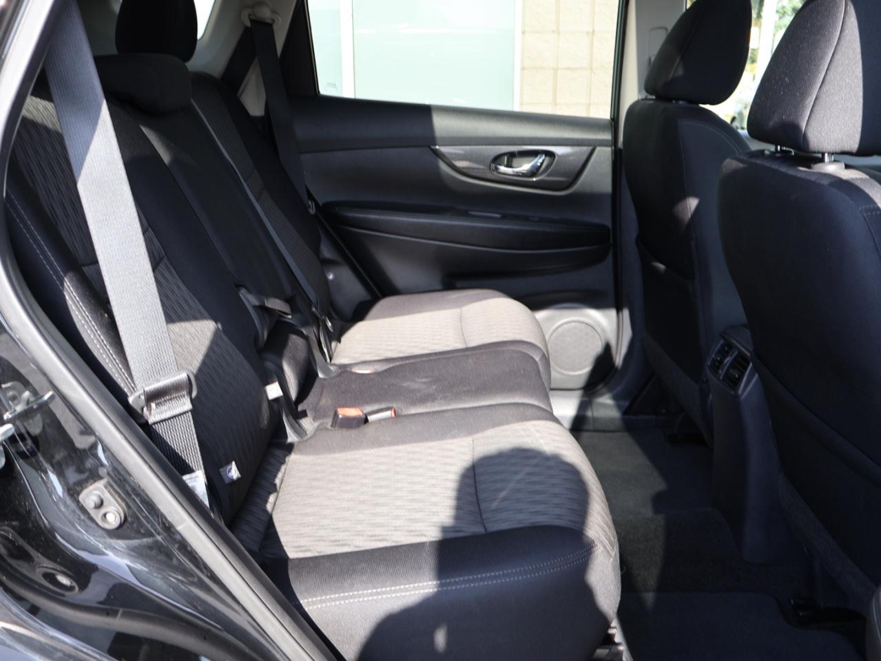 2017 Nissan Rogue SV AWD CERTIFIED *ACCIDENT FREE* CAMERA BLUETOOTH HEATED SEATS PANO ROOF CRUISE ALLOYS - Photo #17