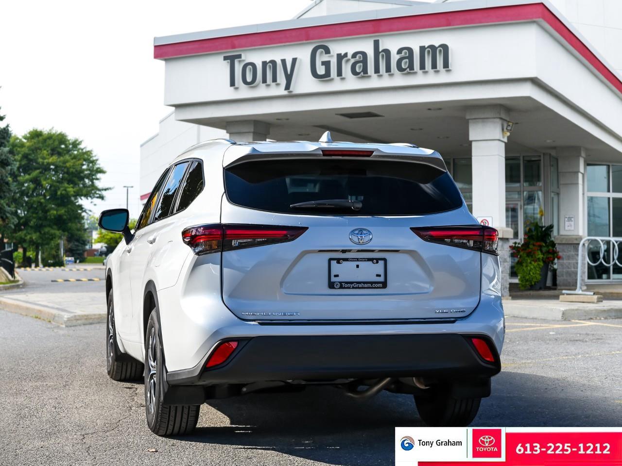 2024 Toyota Highlander XLE Photo2