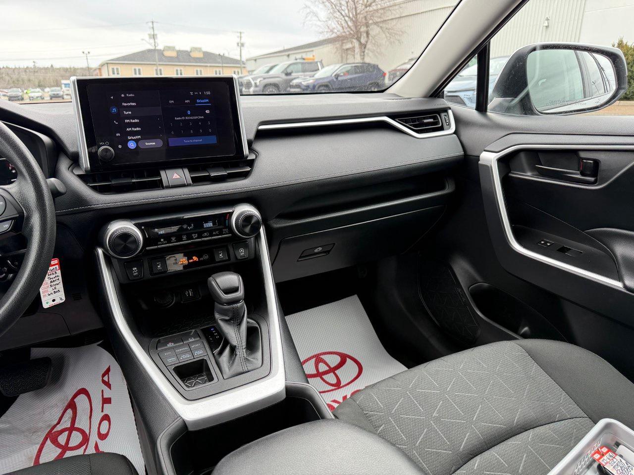 2023 Toyota RAV4 LE Photo