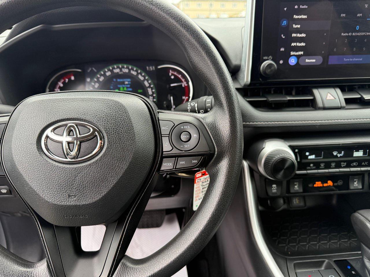 2023 Toyota RAV4 LE Photo