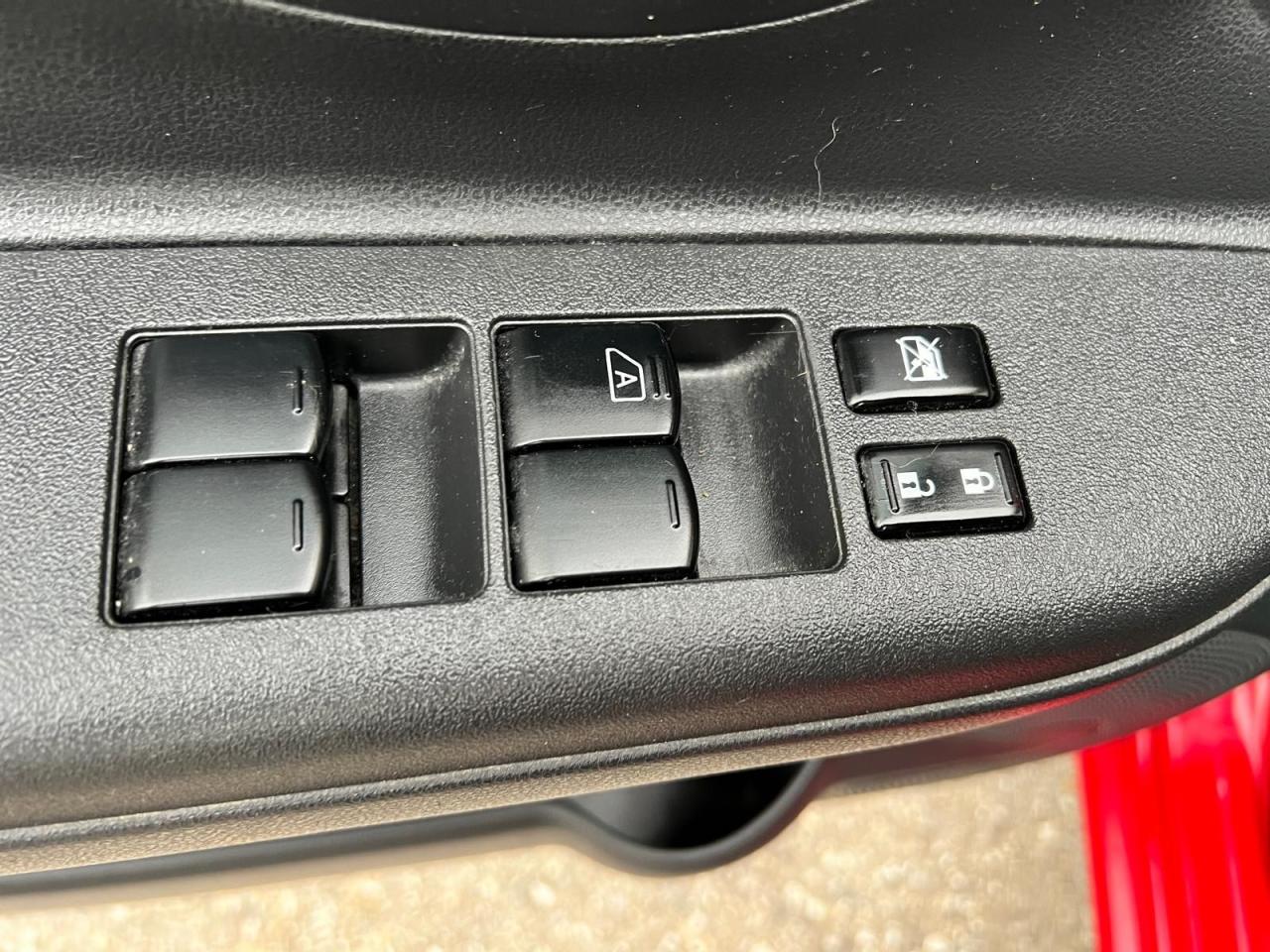 2016 Nissan Micra SV - Photo #12