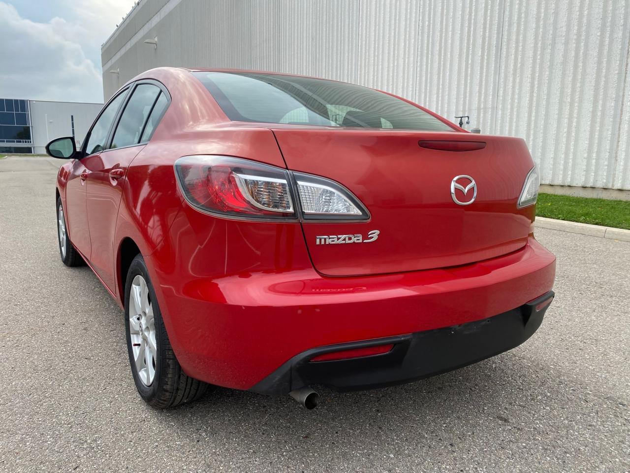 2011 Mazda MAZDA3 GX Photo4