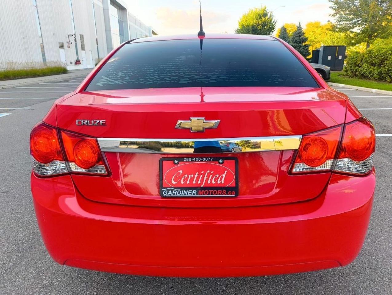 2014 Chevrolet Cruze 4dr Sedan 2LS Photo3