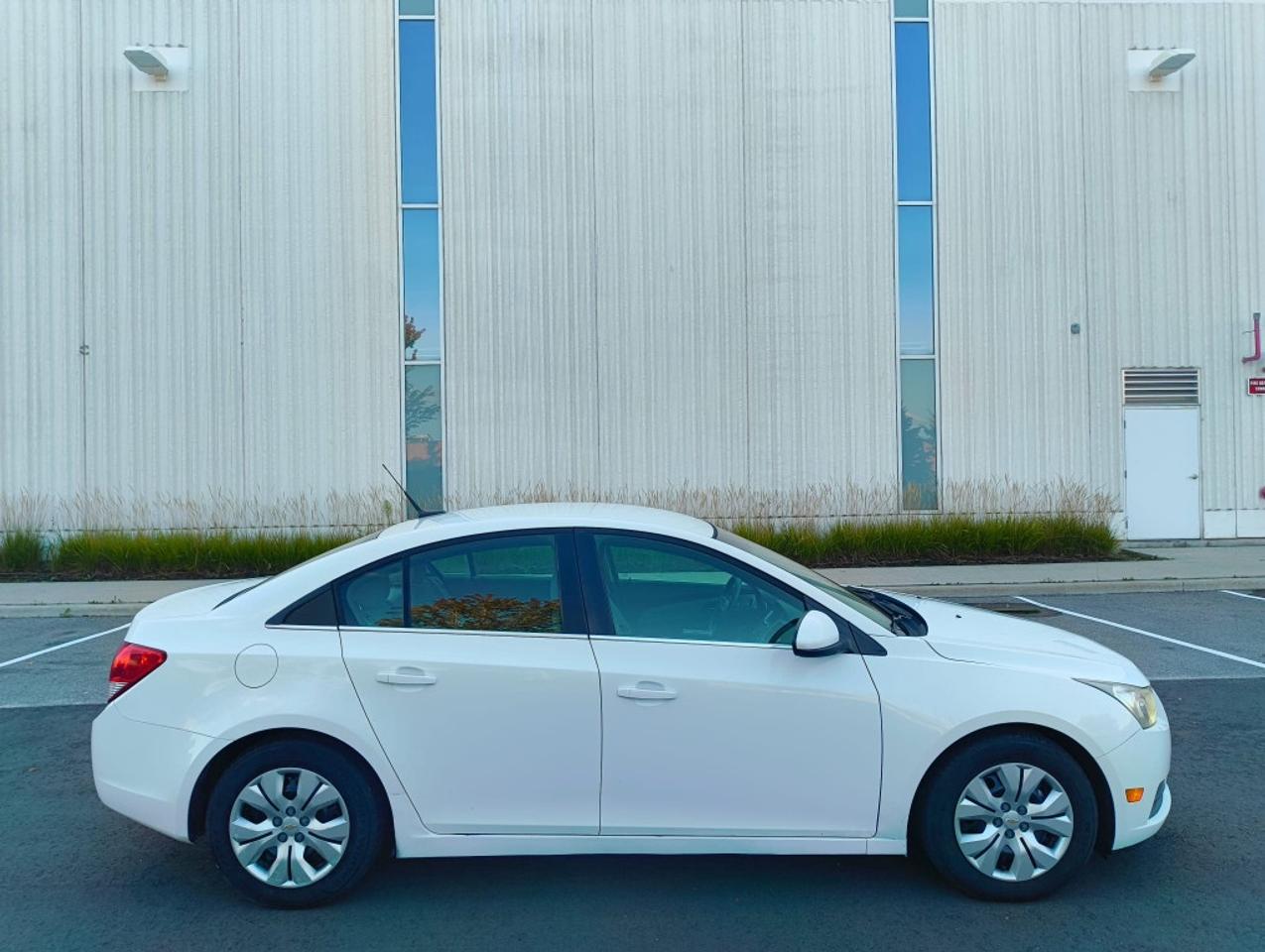 2012 Chevrolet Cruze 4dr Sedan Eco w/1SA Photo