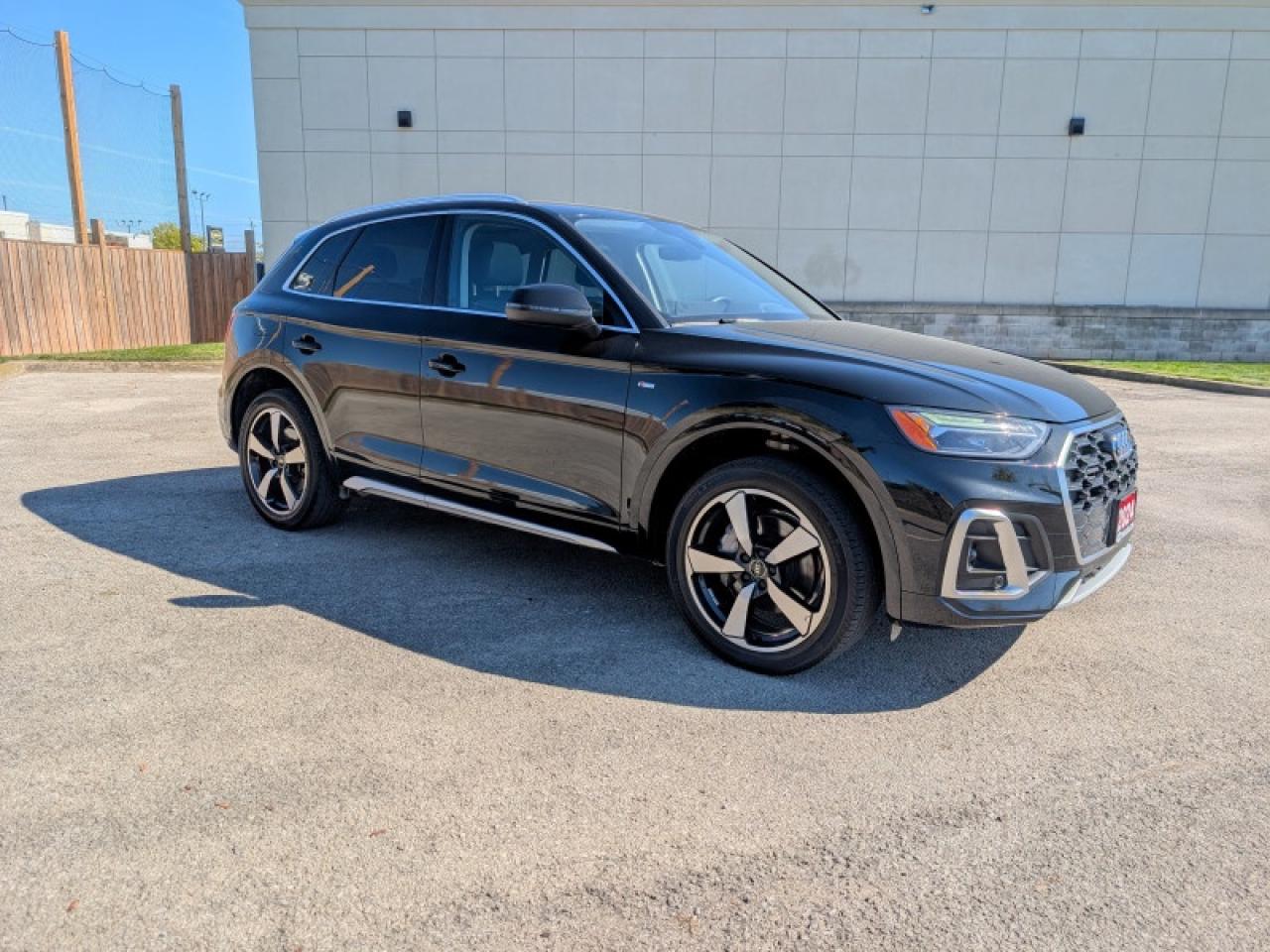 2024 Audi Q5 45 Progressiv S-Line  **S LINE - VERY CLEAN** Photo