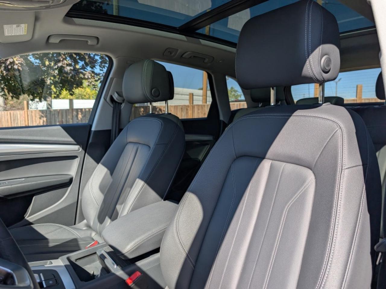 2024 Audi Q5 45 Progressiv S-Line  **S LINE - VERY CLEAN** Photo