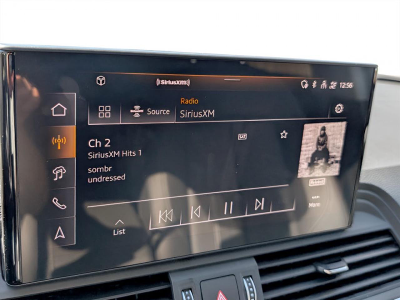 2024 Audi Q5 45 Progressiv S-Line  **S LINE - VERY CLEAN** Photo