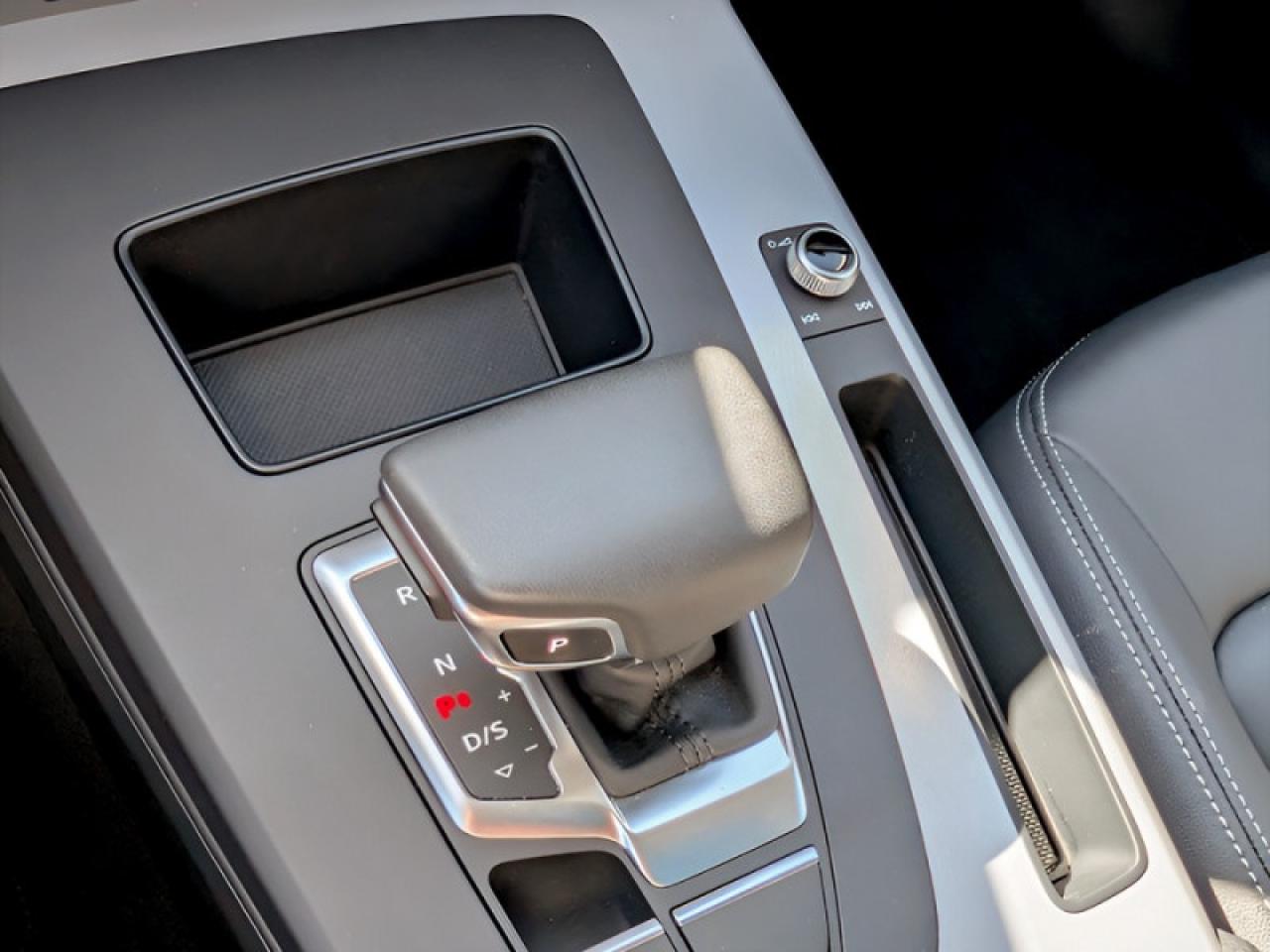 2024 Audi Q5 45 Progressiv S-Line  **S LINE - VERY CLEAN** Photo