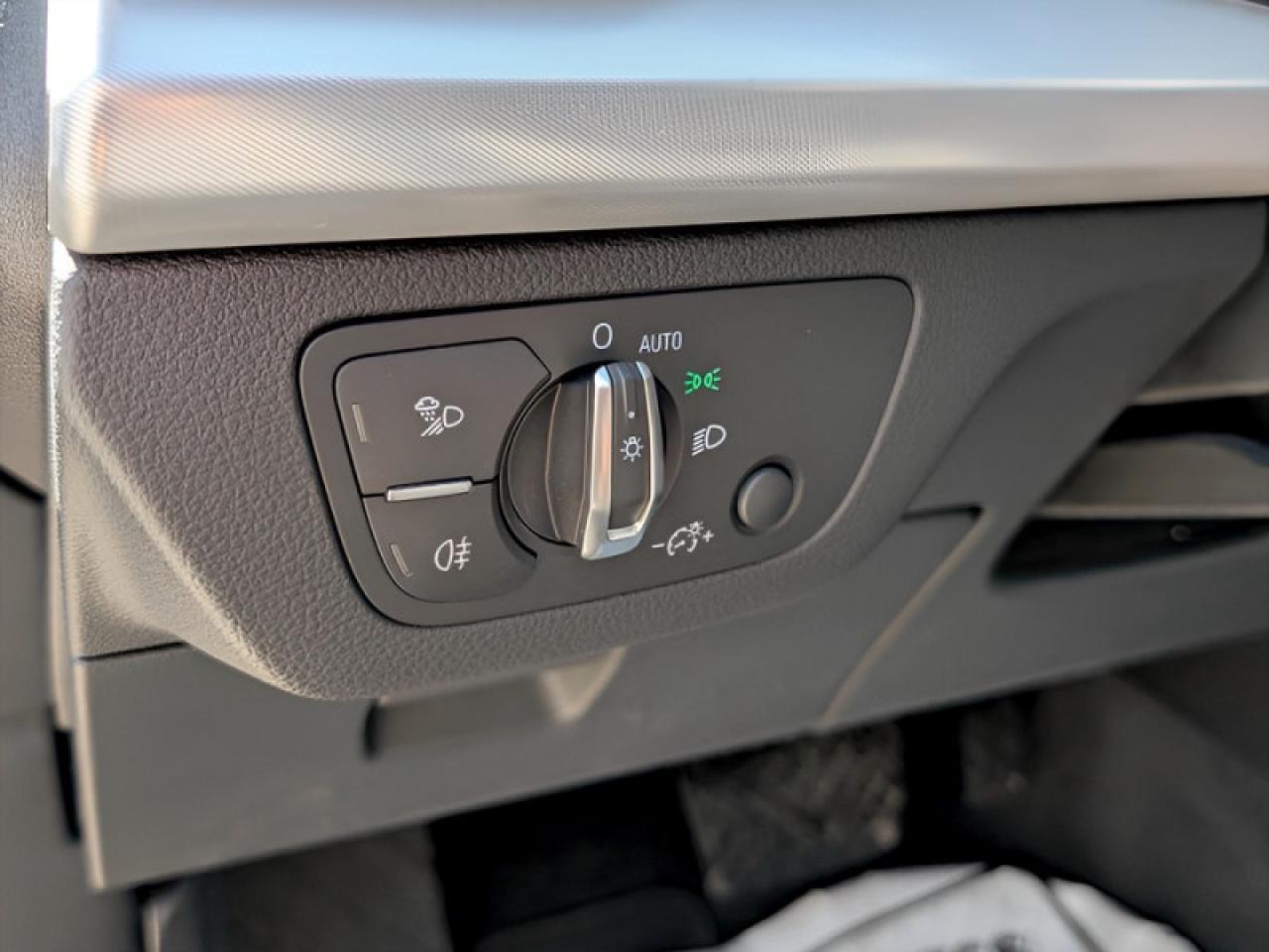 2024 Audi Q5 45 Progressiv S-Line  **S LINE - VERY CLEAN** Photo