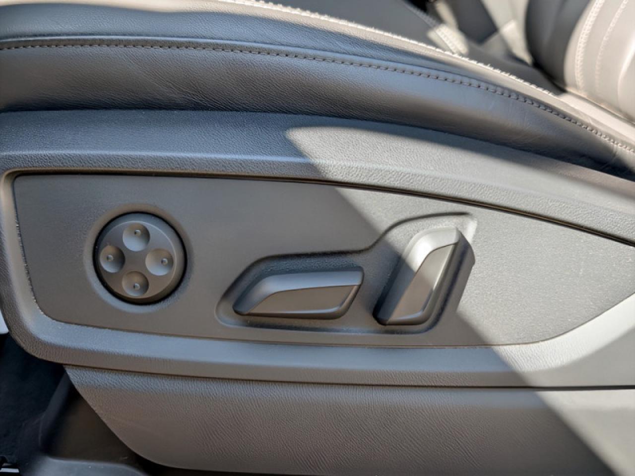 2024 Audi Q5 45 Progressiv S-Line  **S LINE - VERY CLEAN** Photo