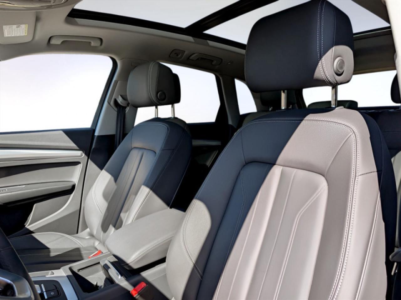 2024 Audi Q5 45 Progressiv S-Line  **S LINE - VERY CLEAN** Photo