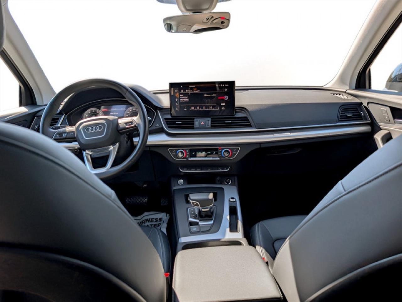 2024 Audi Q5 45 Progressiv S-Line  **S LINE - VERY CLEAN** Photo