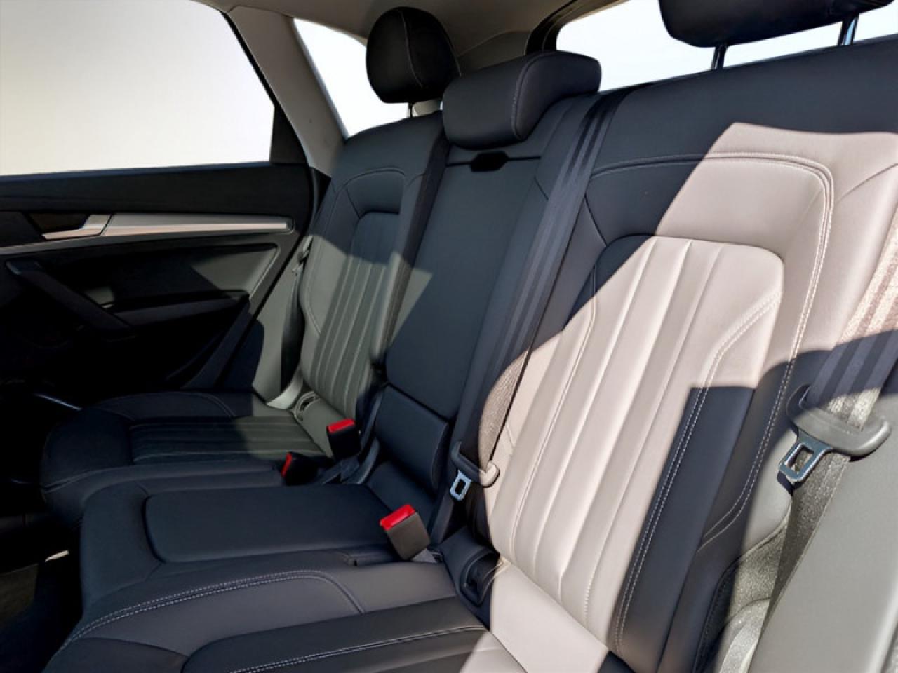 2024 Audi Q5 45 Progressiv S-Line  **S LINE - VERY CLEAN** Photo