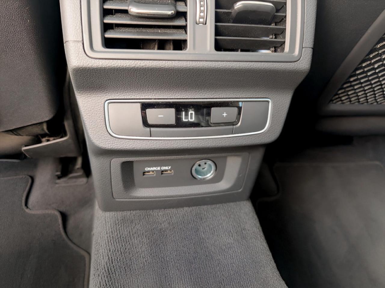 2024 Audi Q5 45 Progressiv S-Line  **S LINE - VERY CLEAN** Photo