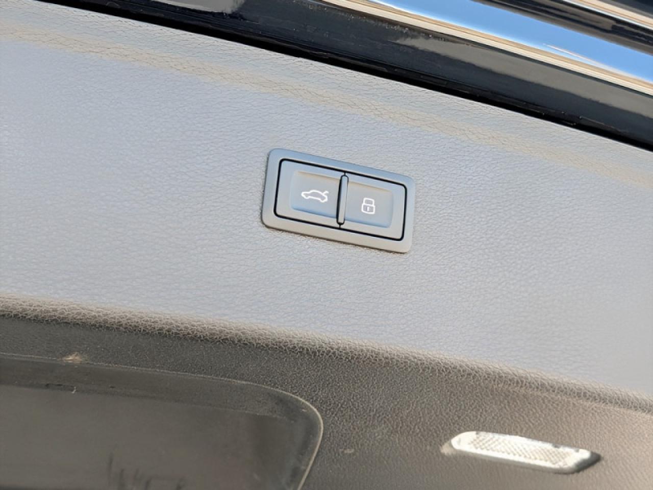 2024 Audi Q5 45 Progressiv S-Line  **S LINE - VERY CLEAN** Photo