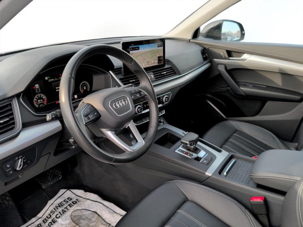 2024 Audi Q5 45 Progressiv S-Line  **S LINE - VERY CLEAN** Photo