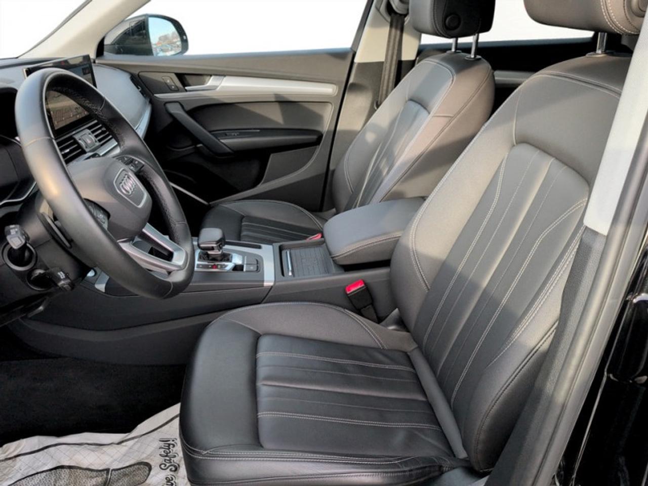 2024 Audi Q5 45 Progressiv S-Line  **S LINE - VERY CLEAN** Photo