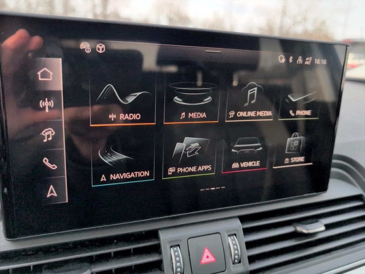 2024 Audi Q5 45 Progressiv S-Line  **S LINE - VERY CLEAN** Photo