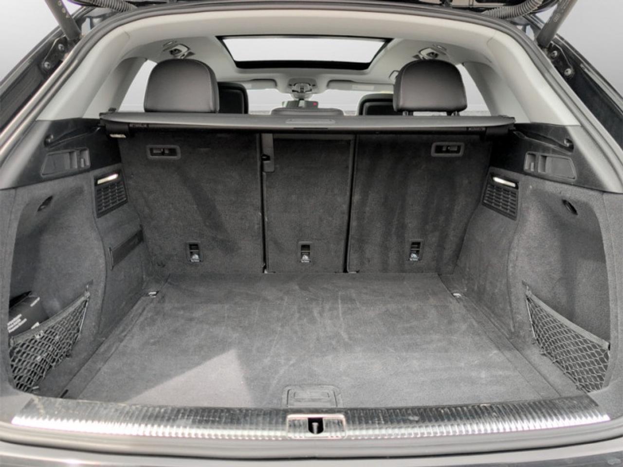 2024 Audi Q5 45 Progressiv S-Line  **S LINE - VERY CLEAN** Photo